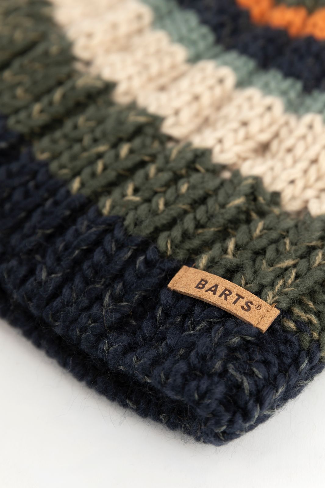 BARTS Beanie mit Pompom - mehrfarbig