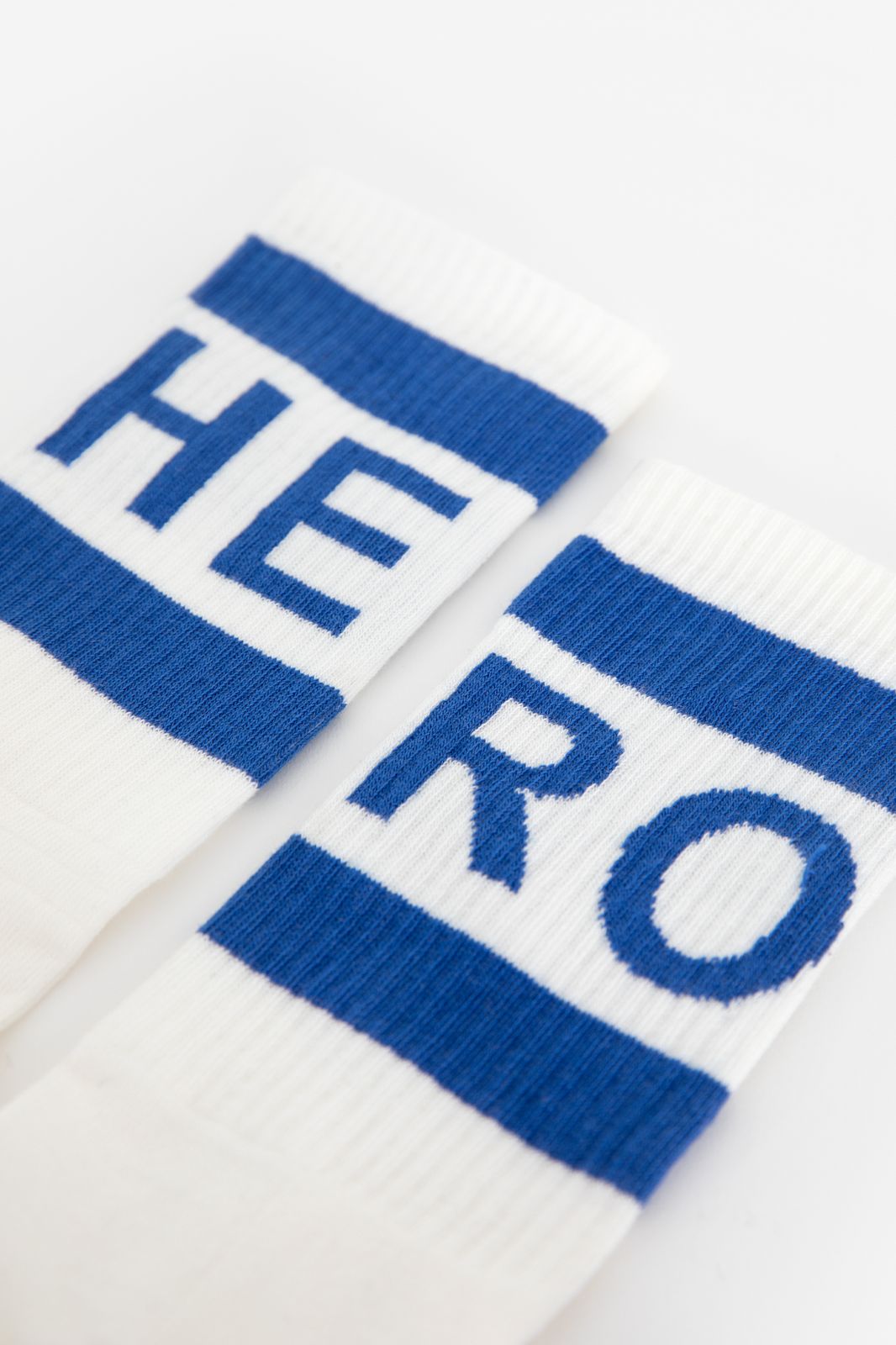 Heroes on socks wit met blauwe sokken vintage