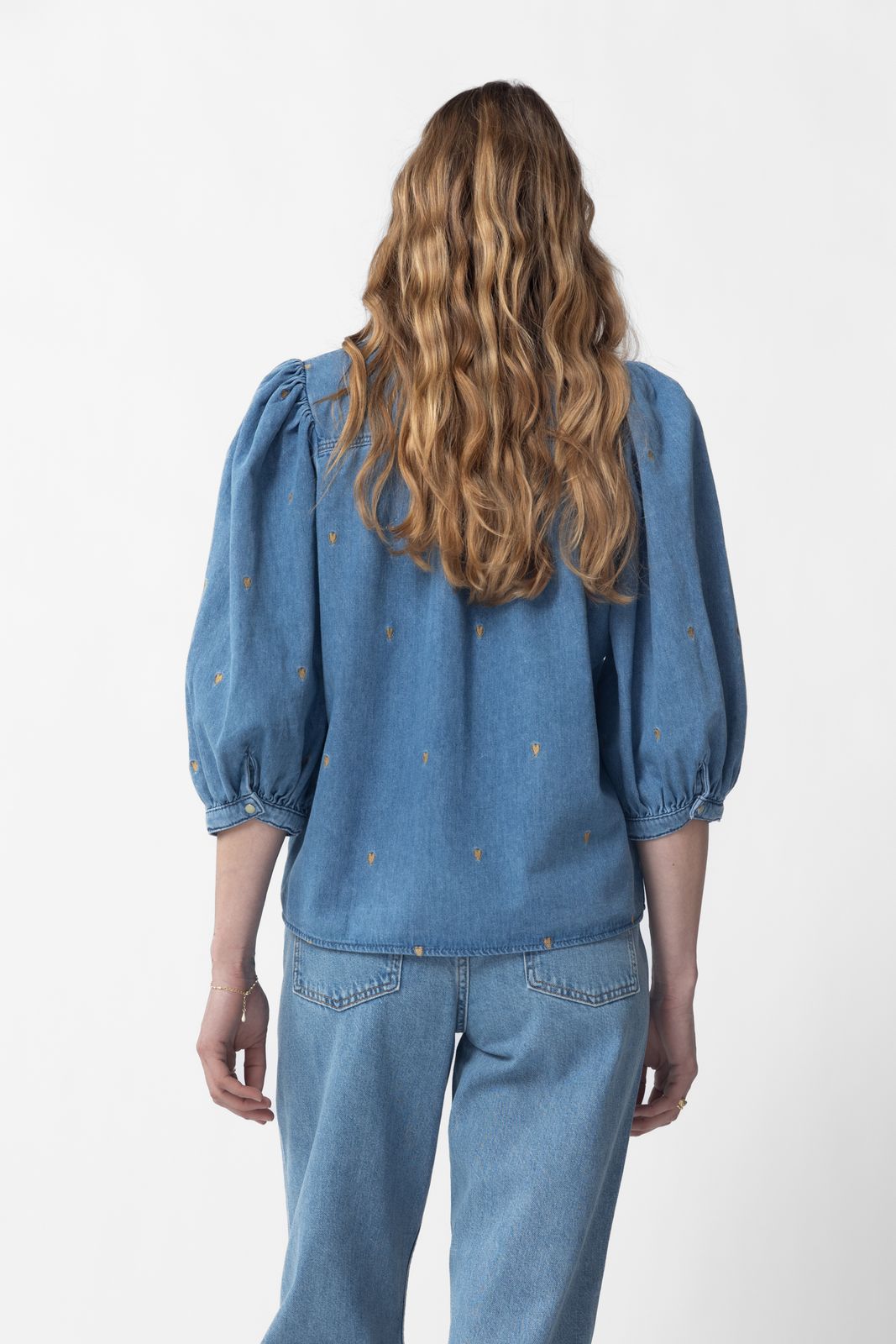 Jeansbluse mit Herz-Stickerei - blau