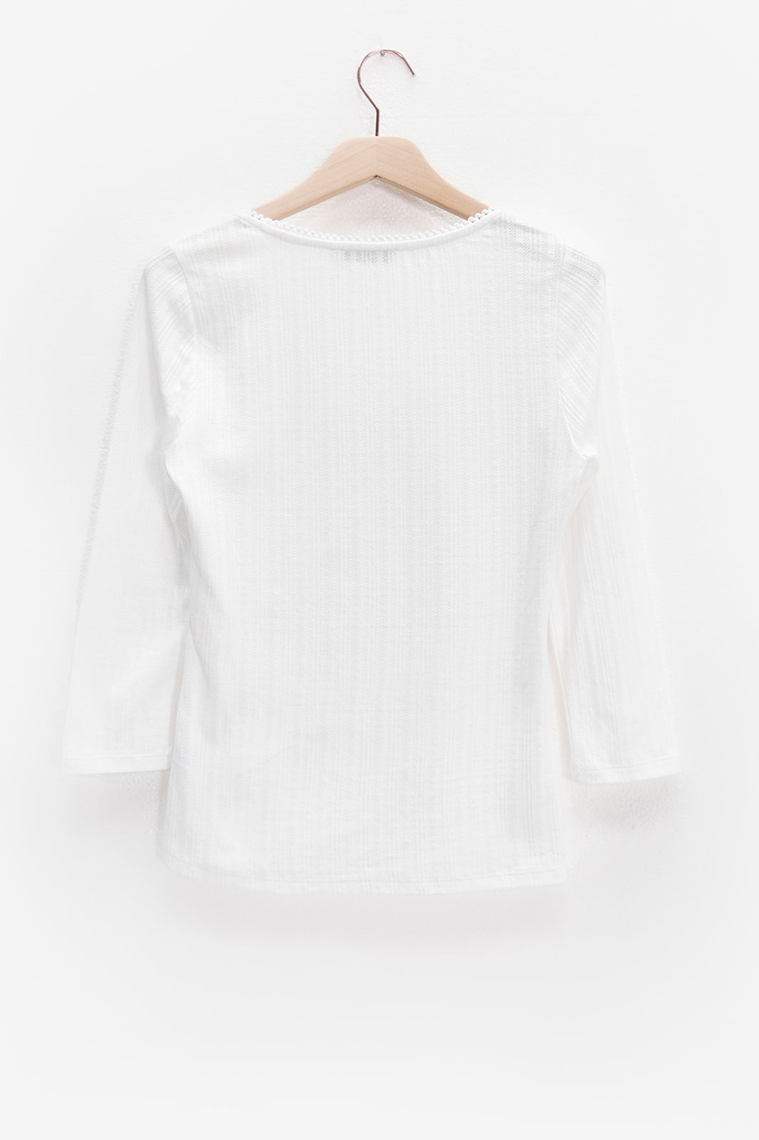 Ajour-Shirt mit Herz-Ausschnitt - weiß