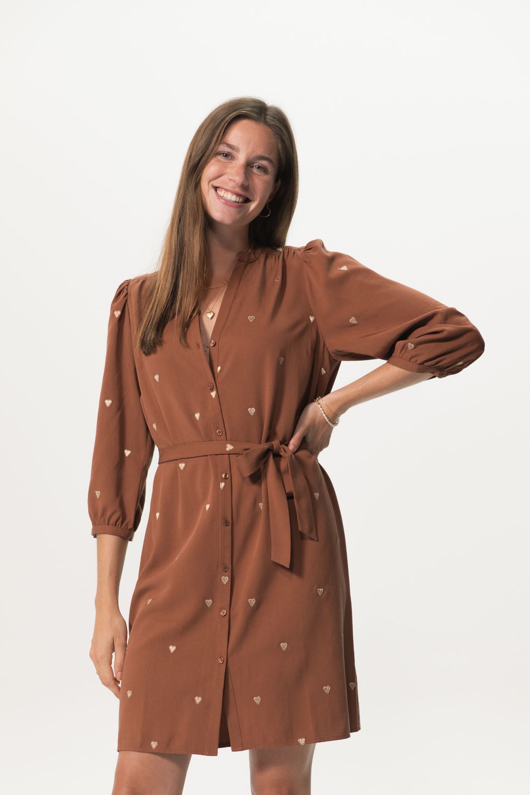 Hemdblusenkleid mit goldfarbenen Herzen - braun