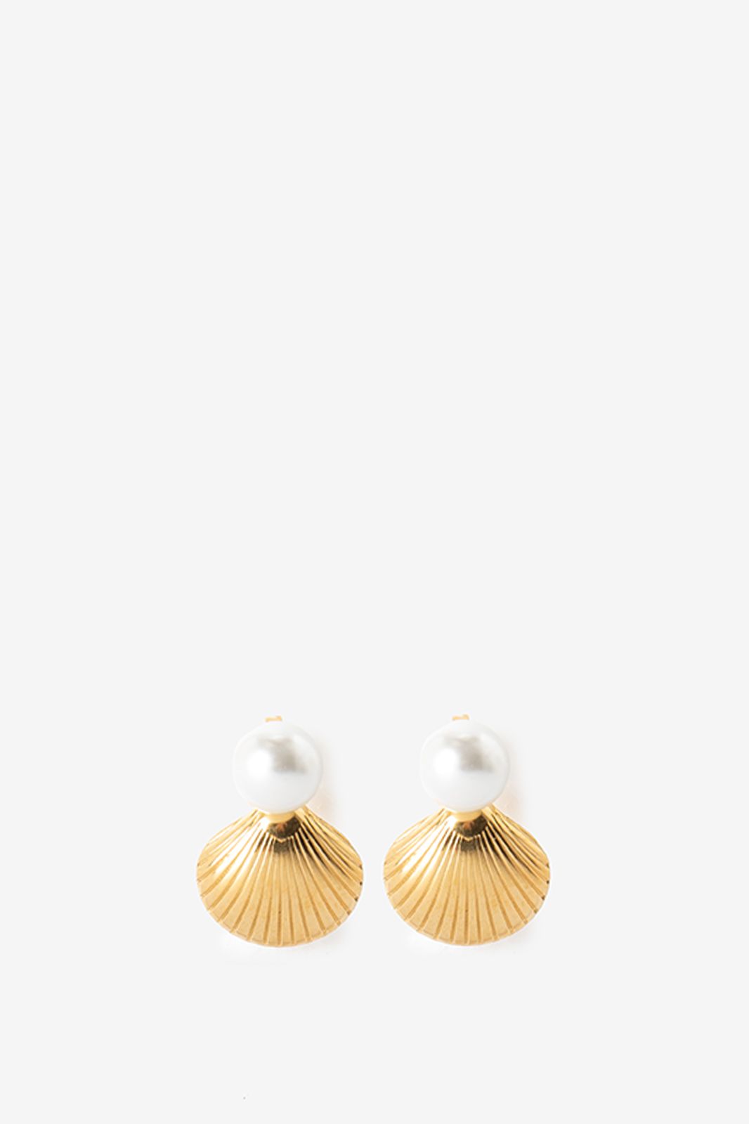Boucles d'oreille plaqué or avec coquillage