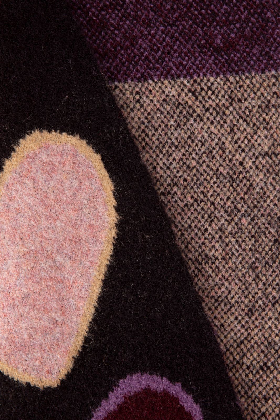 Schal mit Herzmuster - dunkelbraun