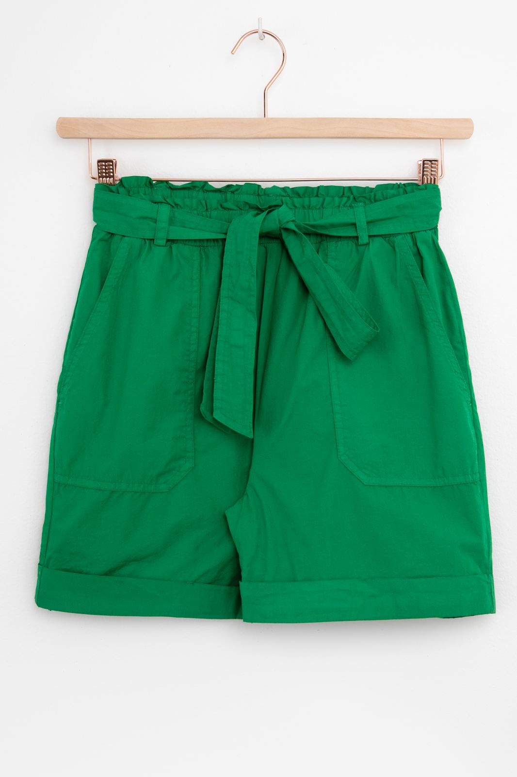 Paperbag-Shorts mit High Waist - grün