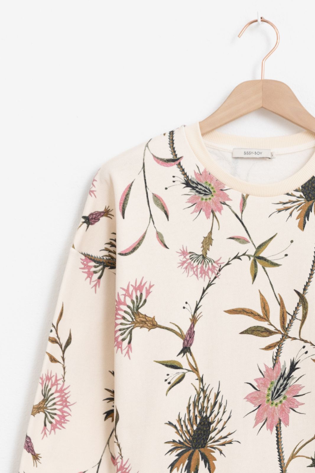 Ecrufarbener Sweater mit Blumenmuster