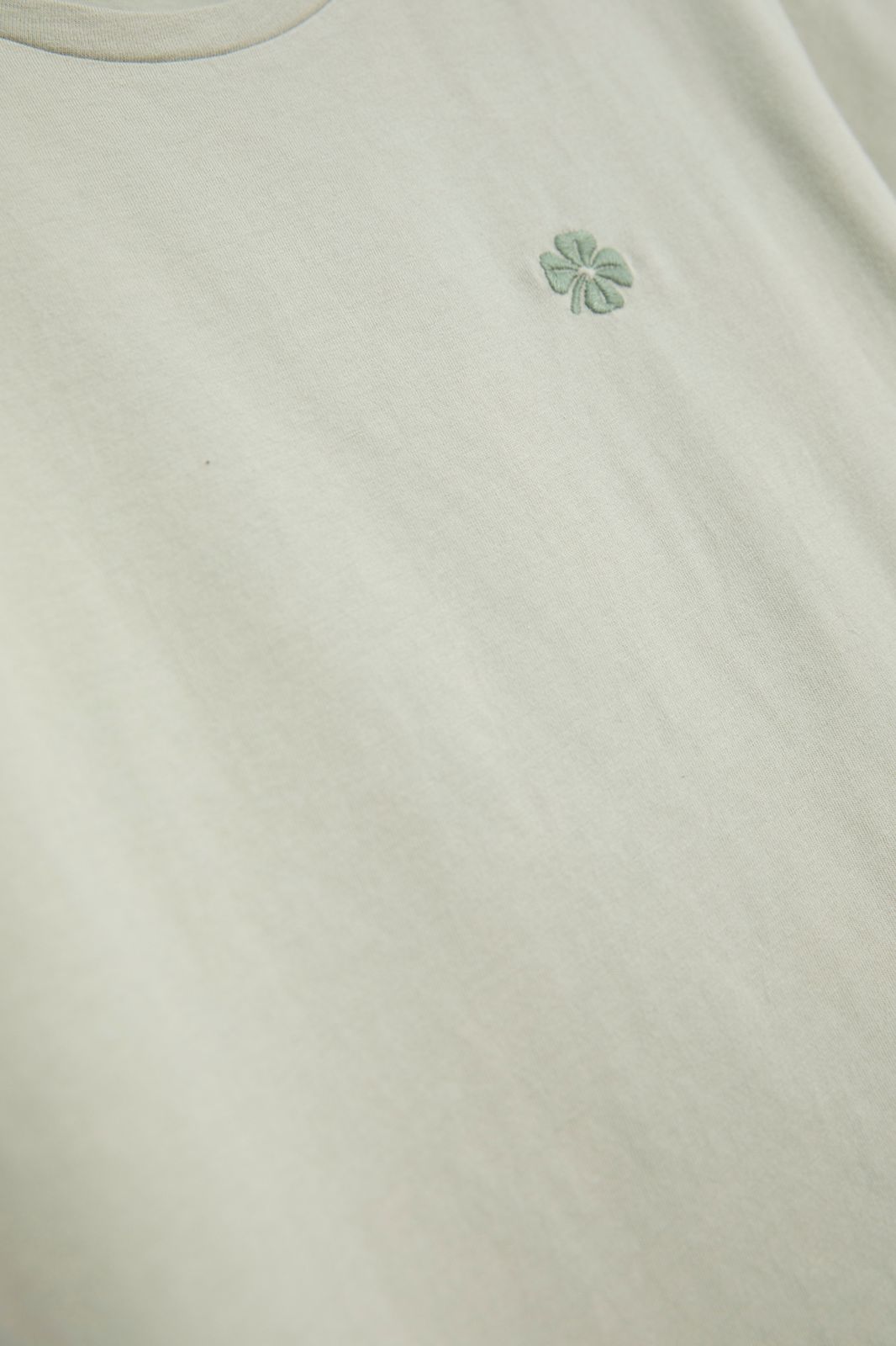 T-shirt avec trèfle à quatre feuilles - vert clair