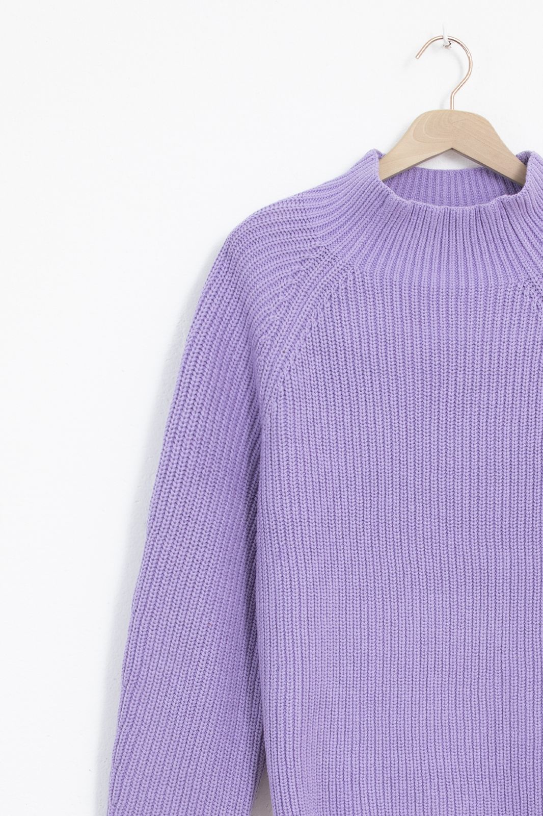 Pull tricot côtelé avec col montant - violet