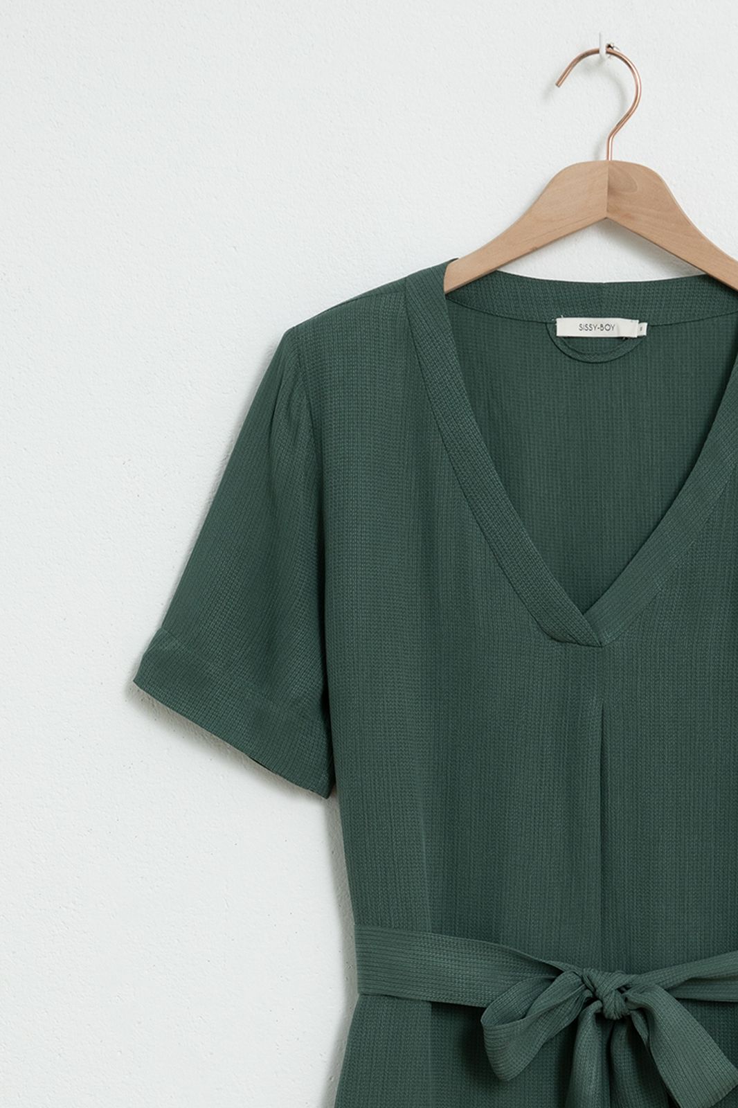 Cupro-Kleid mit V-Ausschnitt - grün
