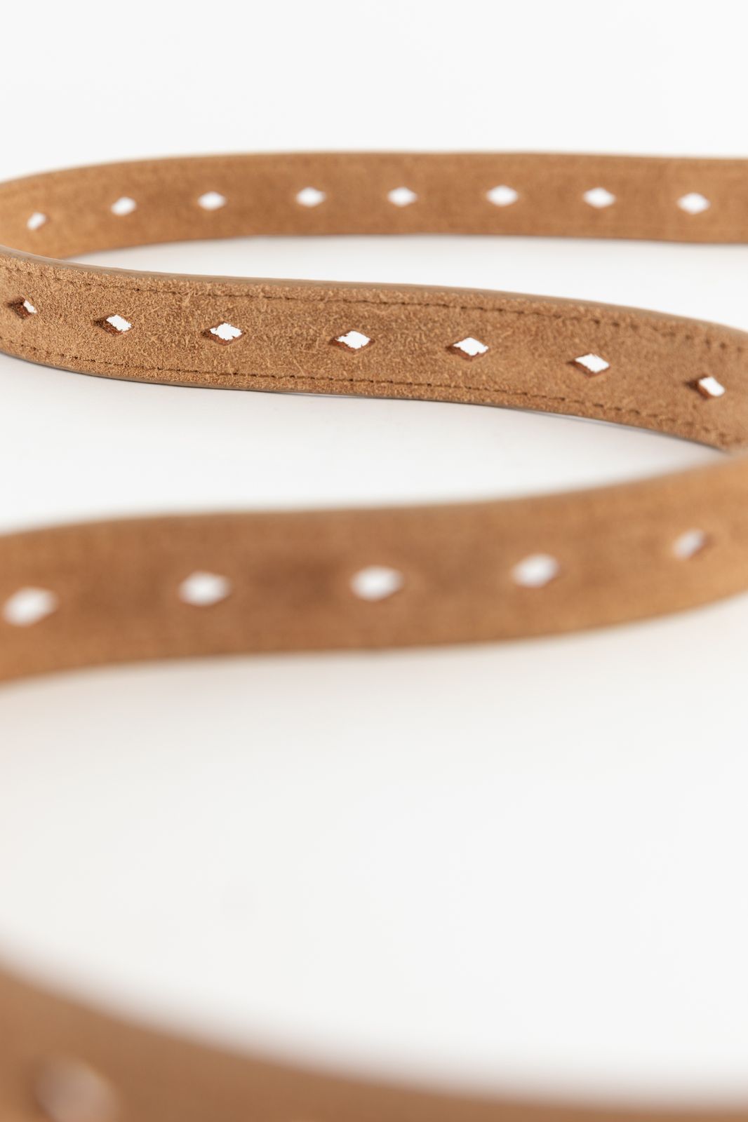 Ceinture en daim avec boucle dorée - marron