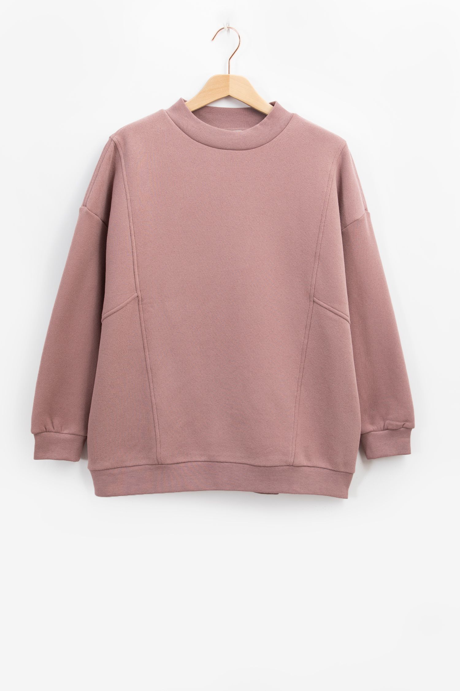 Vergrijsd paarse oversized sweater