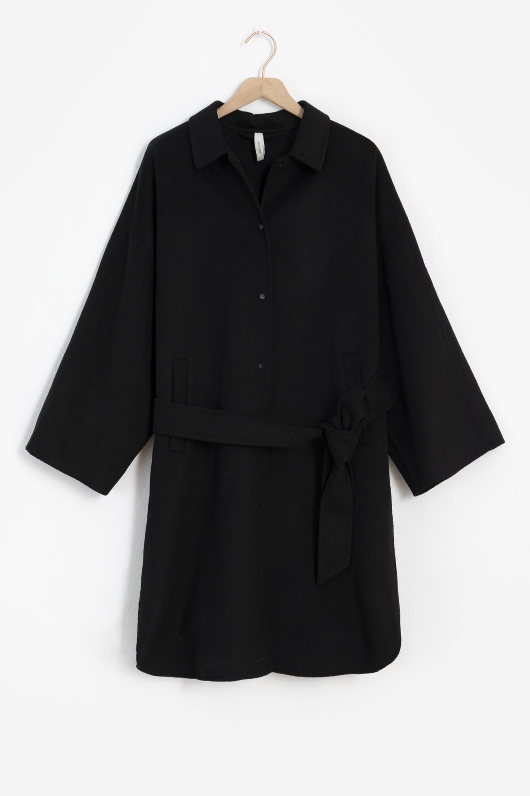 Manteau en laine avec ceinture - noir