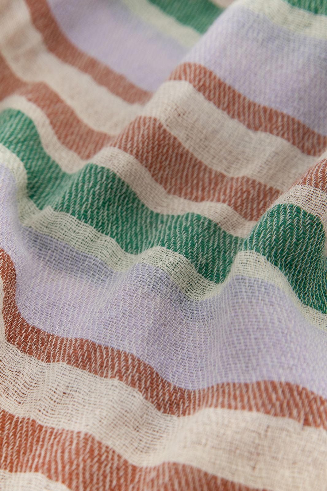 Écharpe en laine avec rayures multicolores - violet clair