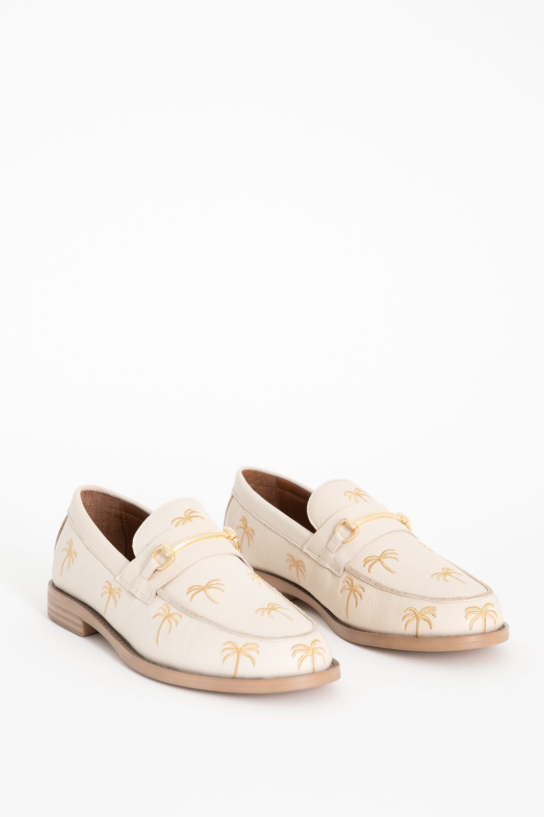 Beige loafers met palm embroidery