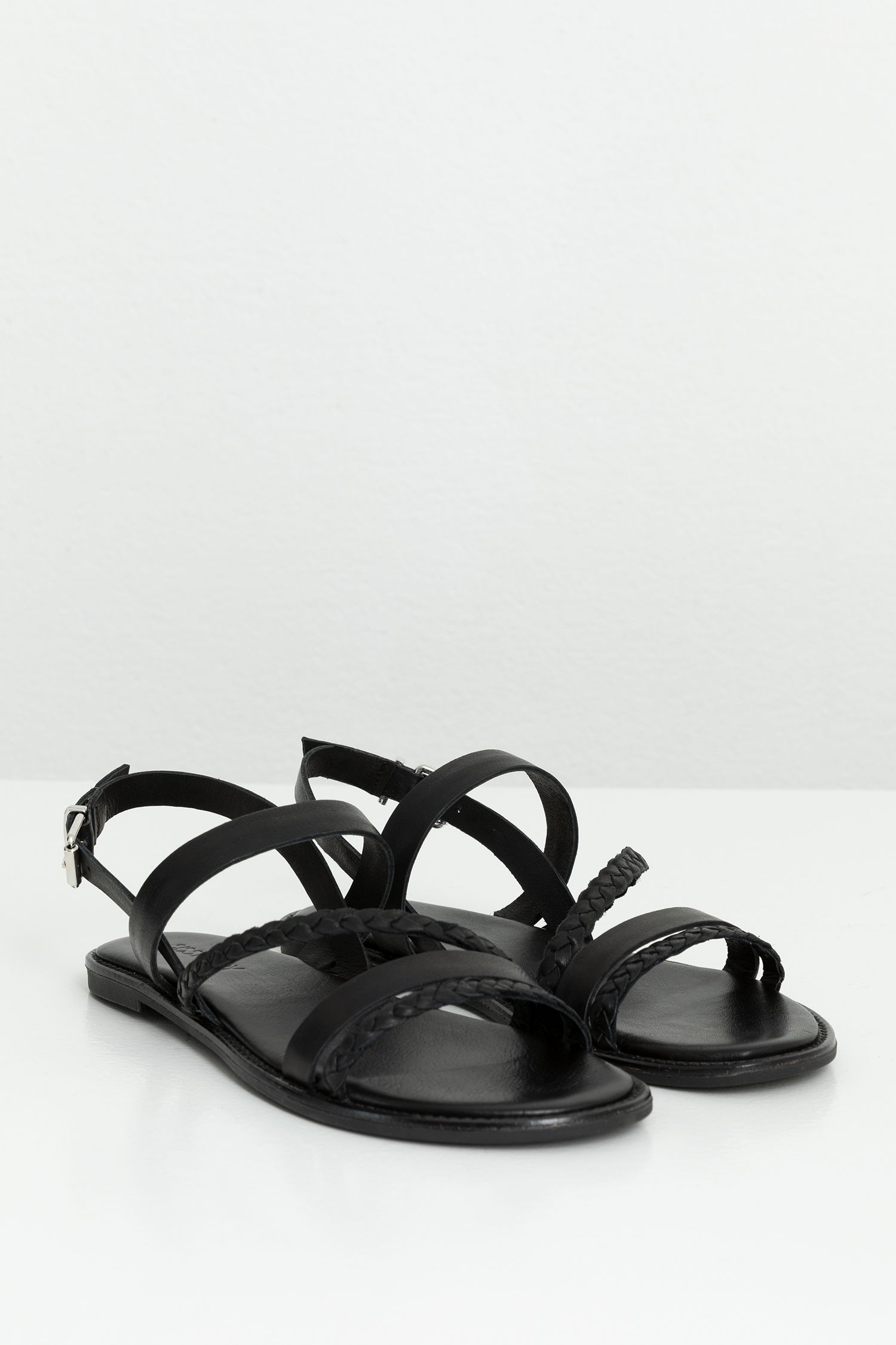 Zwarte leren sandalen gevlochten