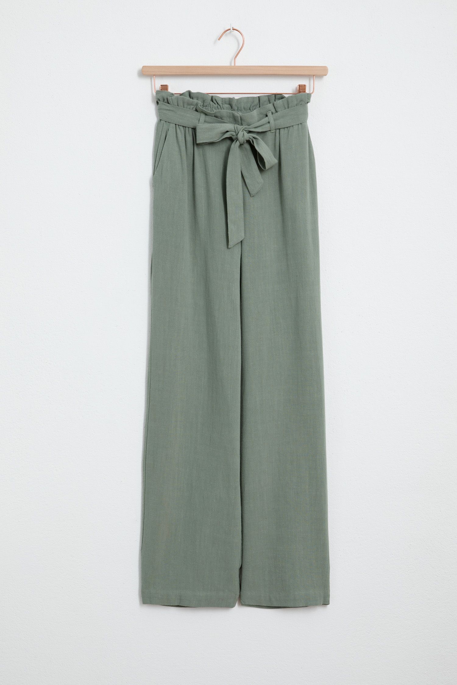 Pantalon paper bag en lin vert