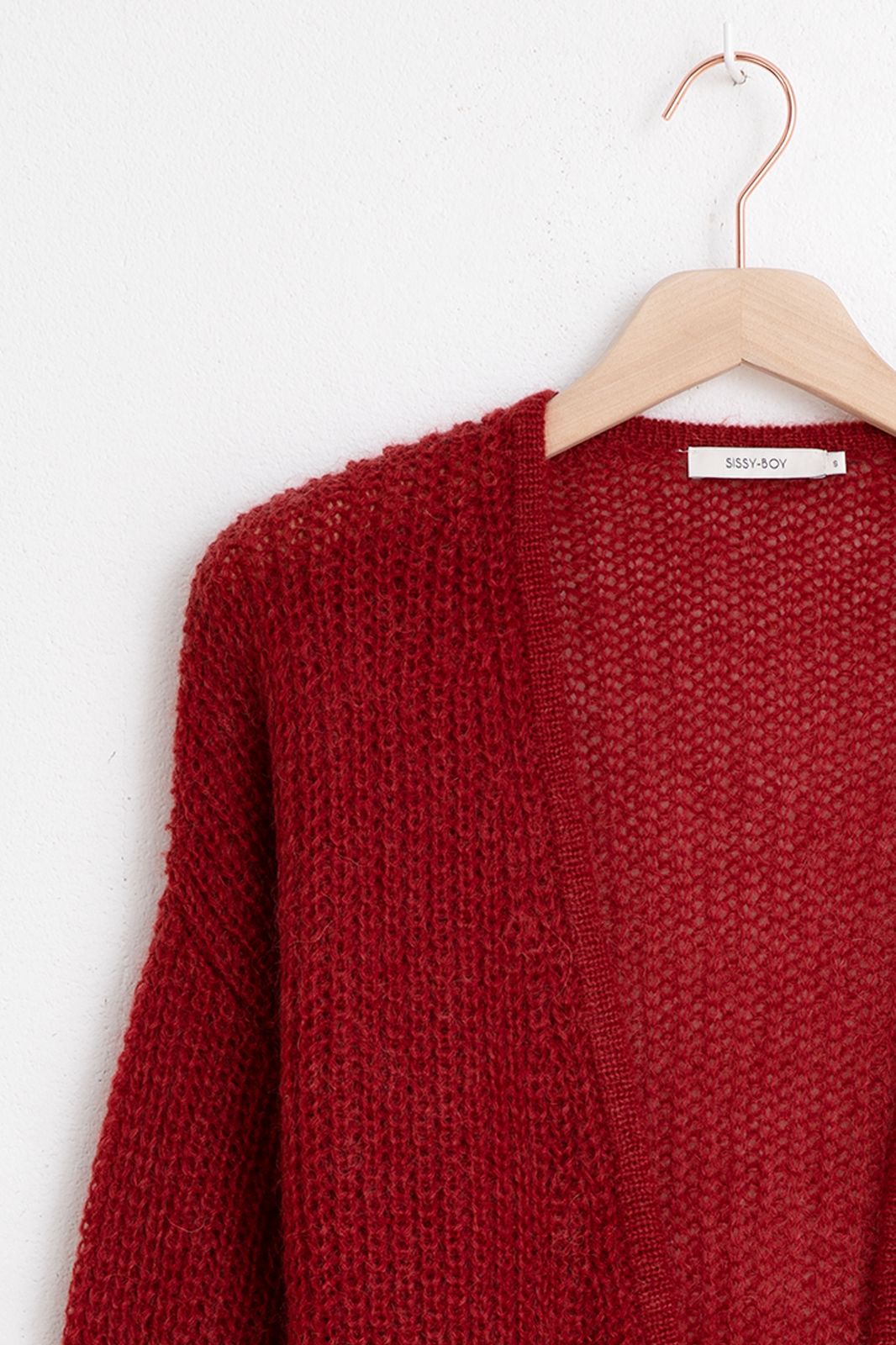 Rote Strickjacke