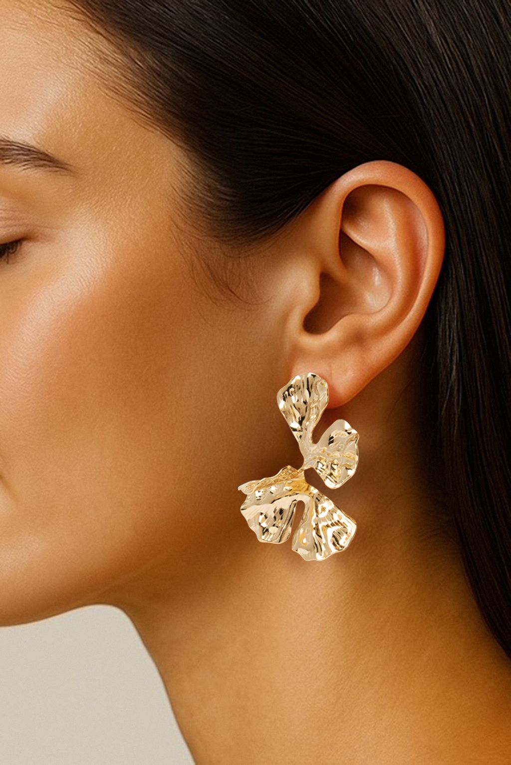 Gold-plated Ohrringe mit großer Blume