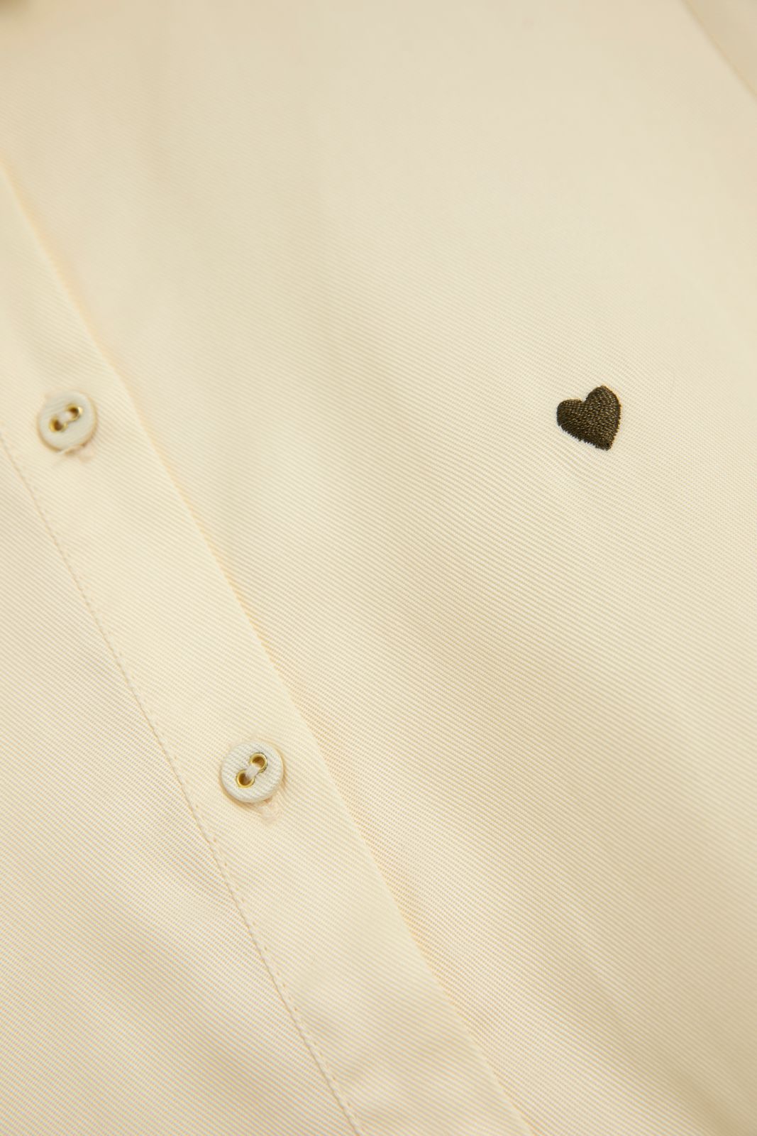 Bluse mit Herz-Stickerei - weiß