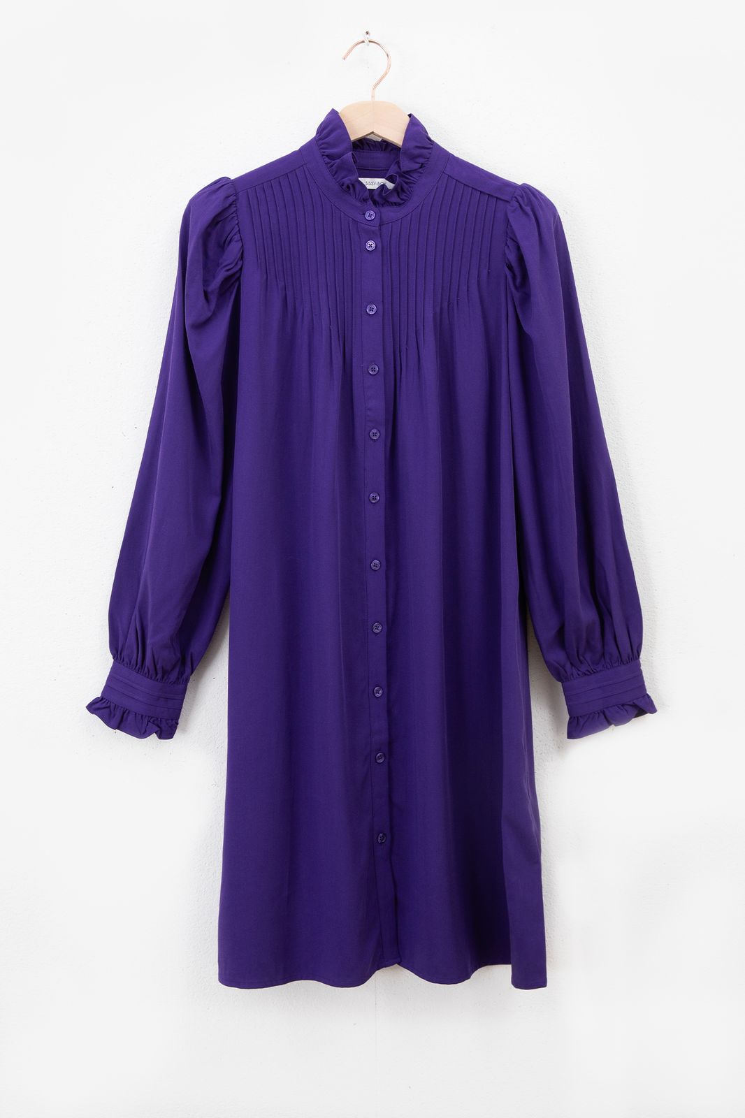 Robe boutonnée avec détails plissés - violet foncé