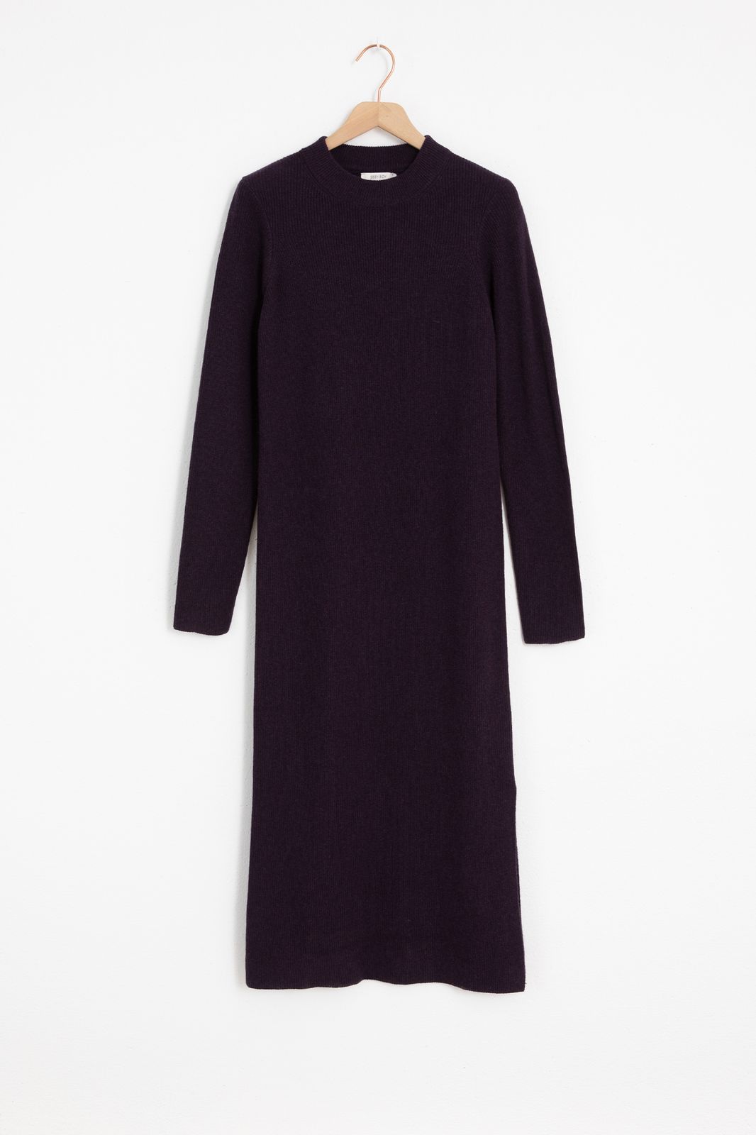 Strickkleid mit Schlitz - schwarz