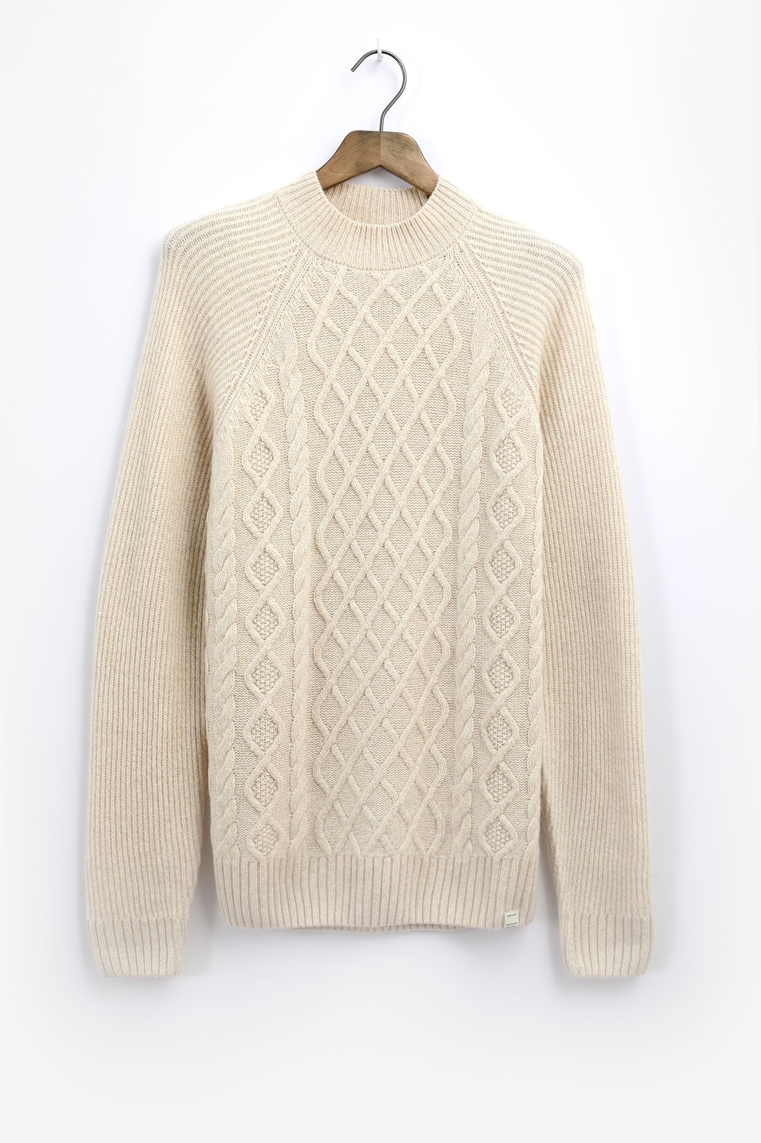 Pull maille torsad e en laine de mouton beige