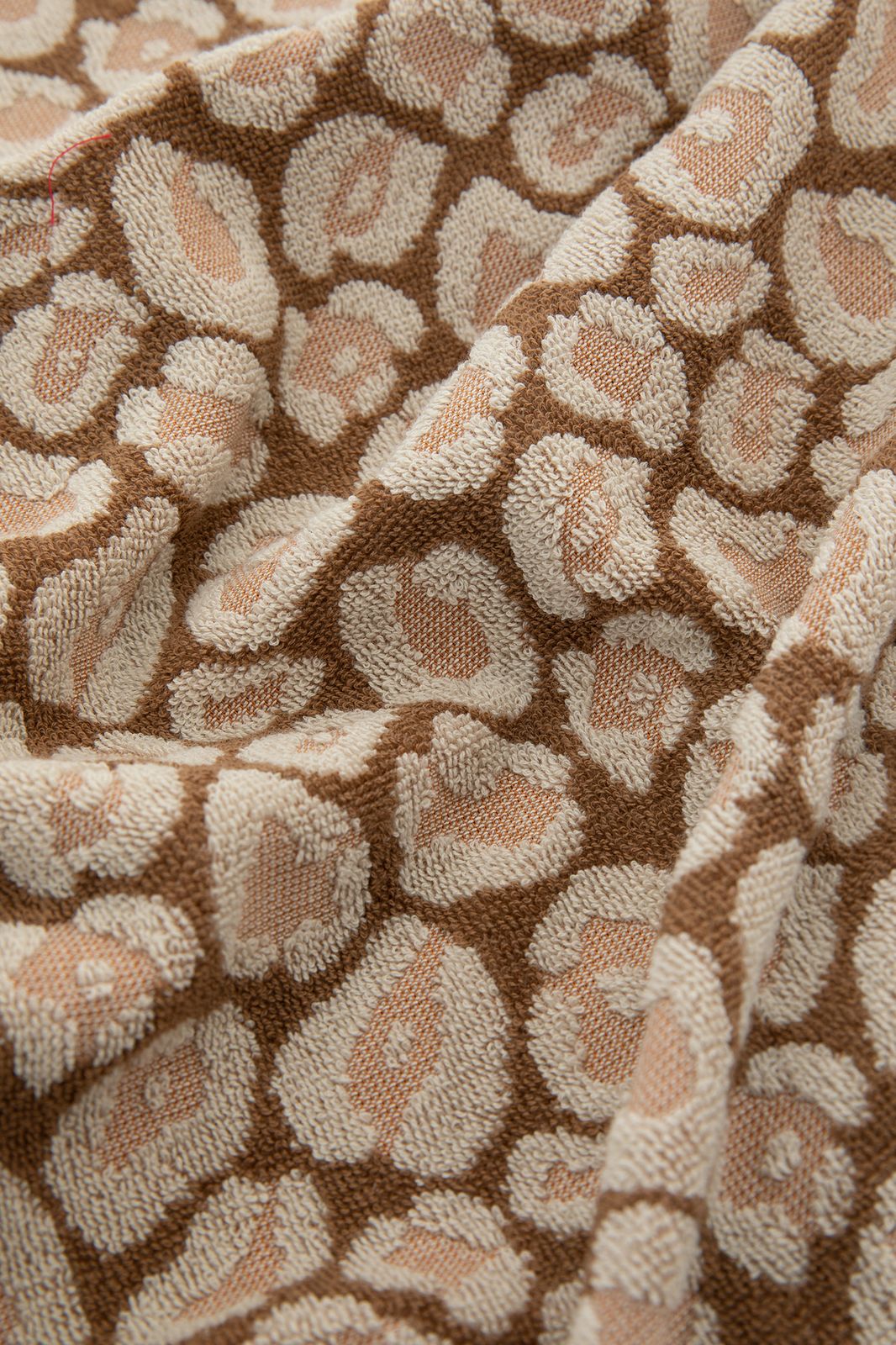 Hover Geleerde radioactiviteit Handdoek bruin met panterprint
