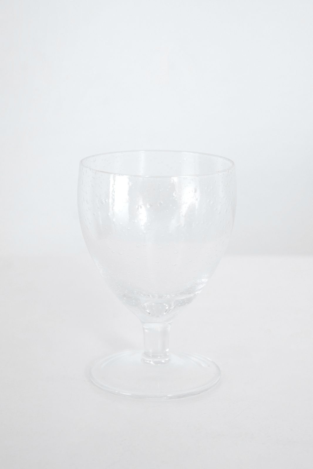 Wijnglas transparant met bubbels