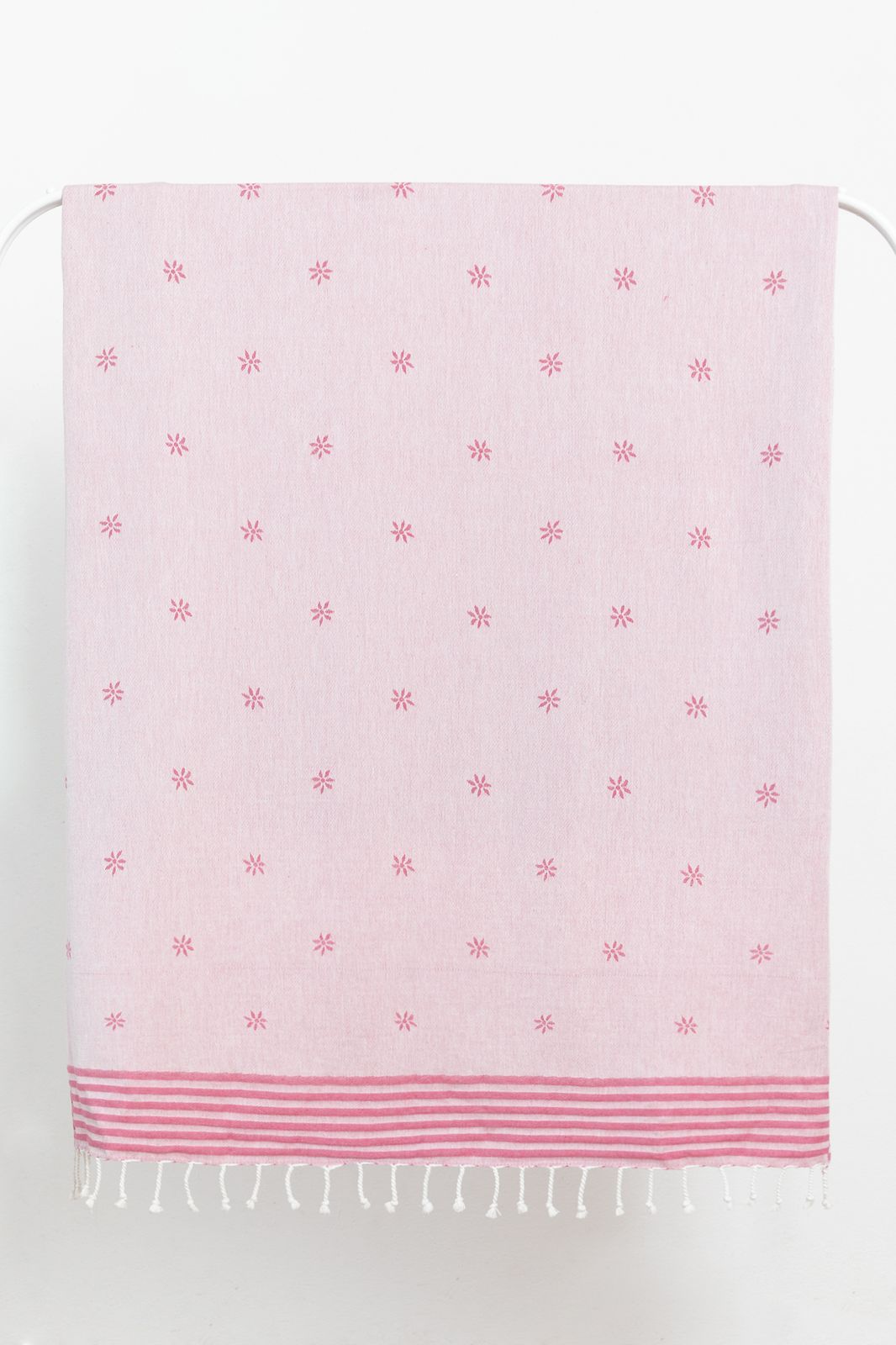 Roze hamamdoek met minimal flower print - Homeland | Sissy-Boy