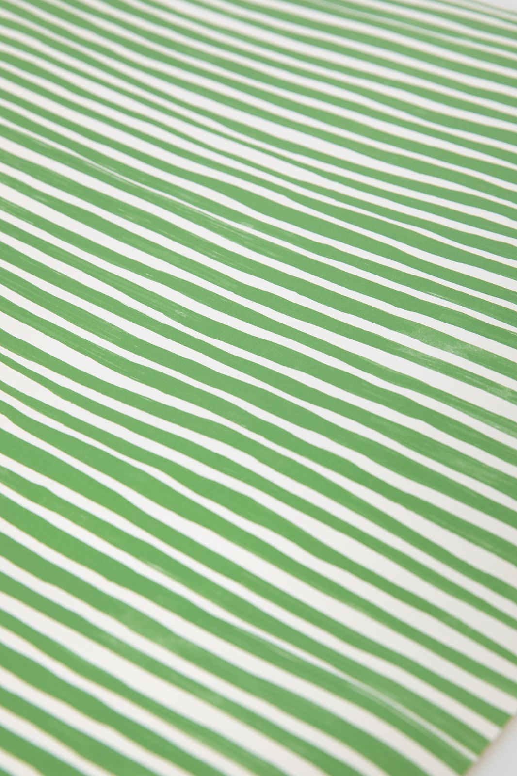 Groen gestreept inpakpapier op rol 3 vellen