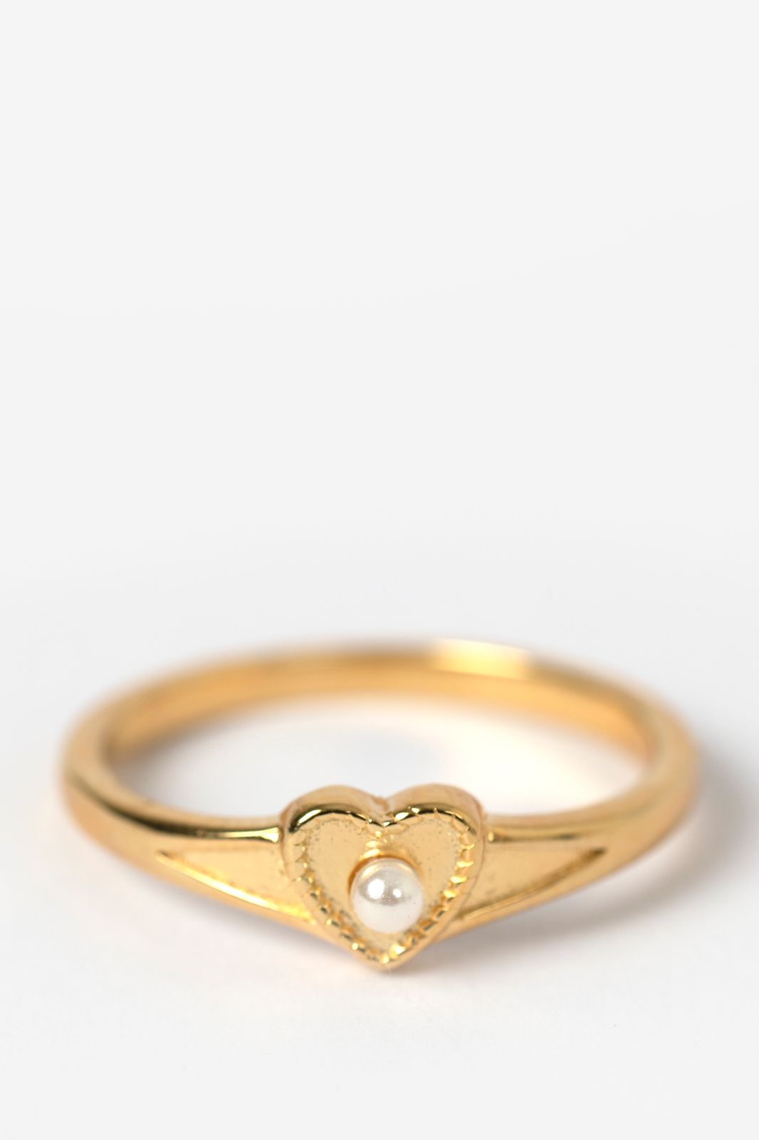 Gold plated ring met hartje en parel