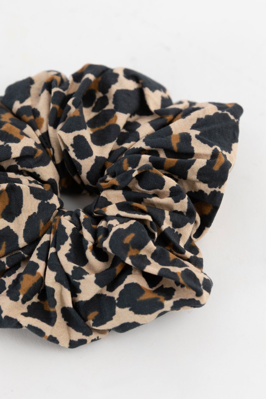 Scrunchie mit Leoprint - braun
