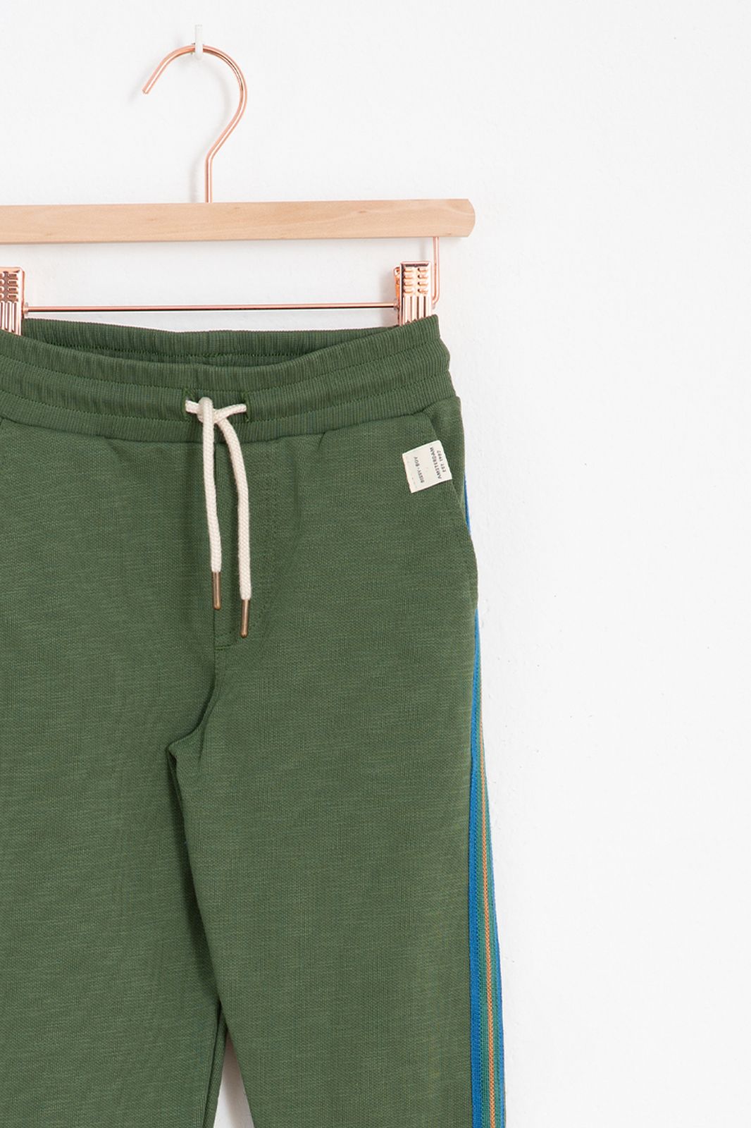 Pantalon de jogging avec rayure - vert foncé