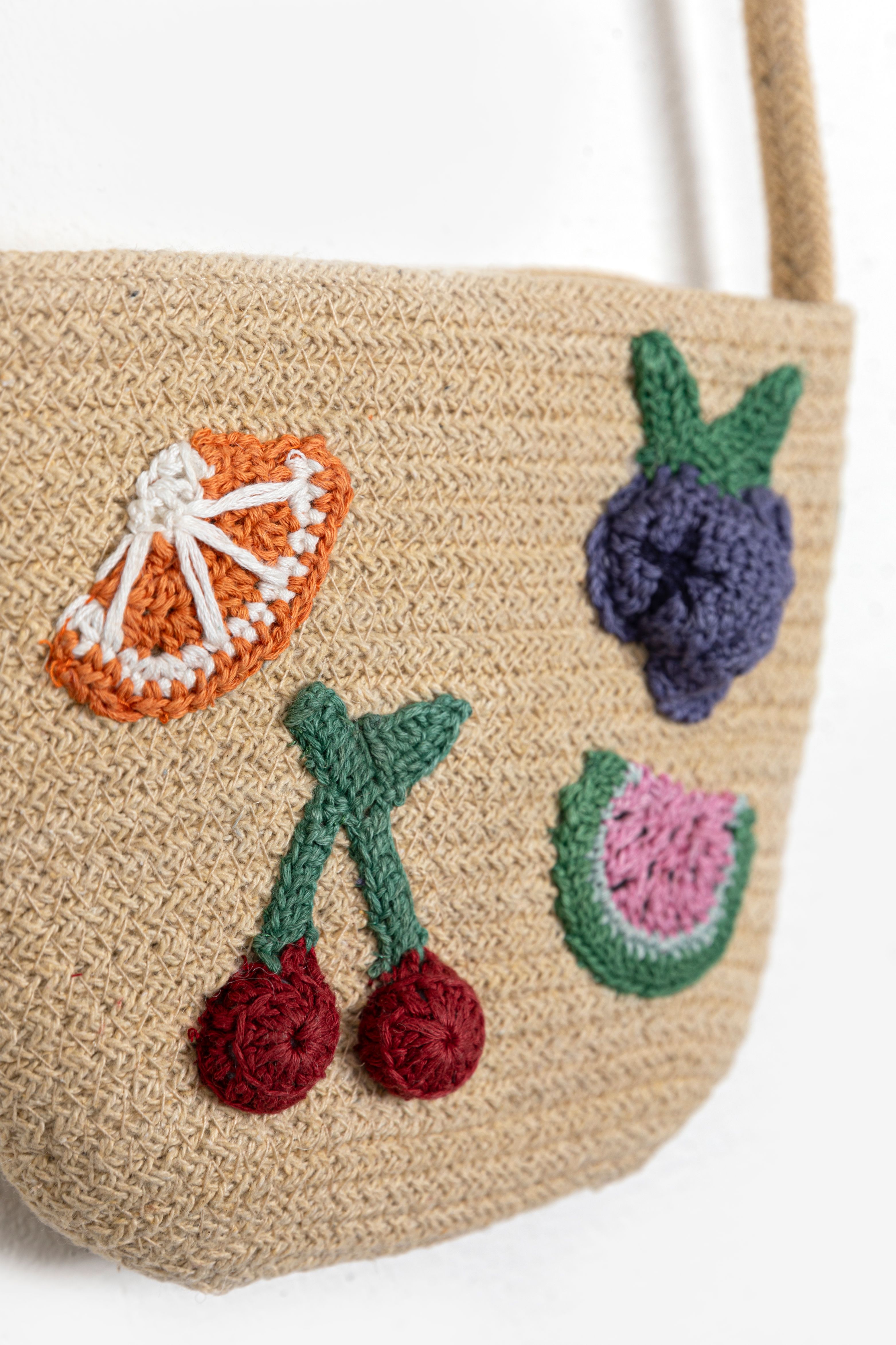 Crossbody tas van stro met gehaakte fruit emblemen Kids Sissy Boy