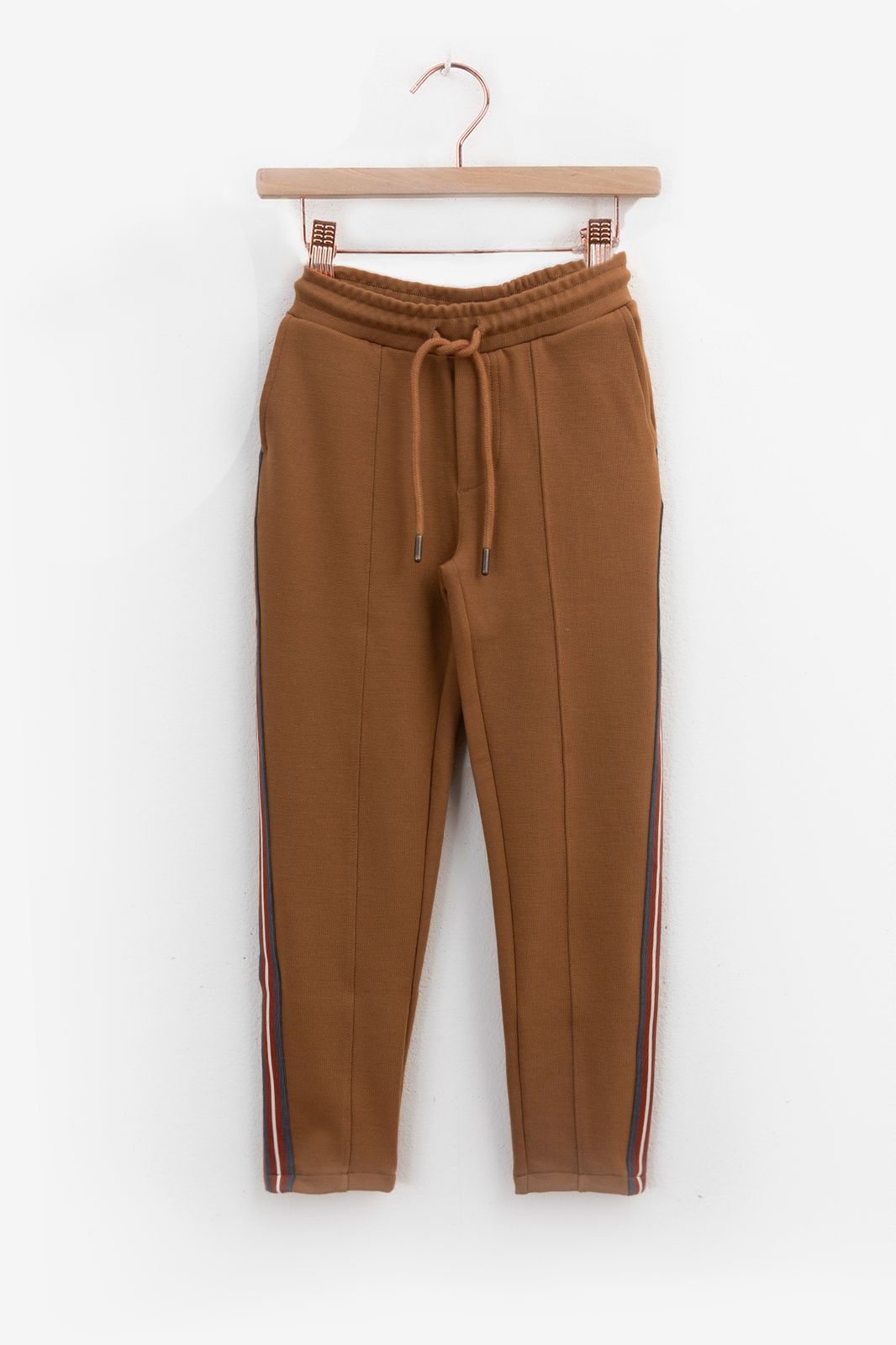 Pantalon de jogging avec rayures - marron